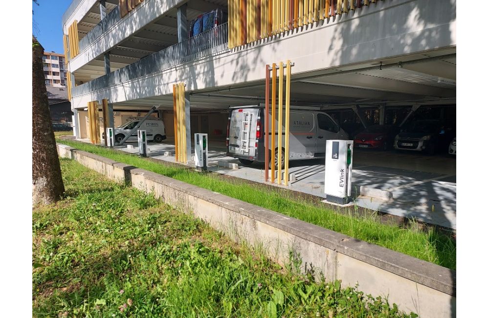 installation de bornes de recharge parking Arcadium