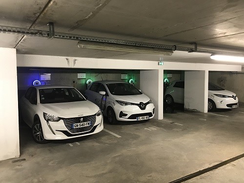 Installation de bornes de recharge IRVE pour le...